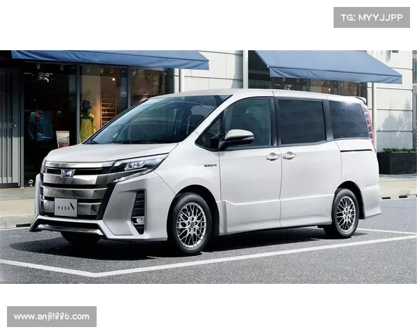 丰田VOXY:俗称“小埃尔法”,分体大灯+侧滑门,约合人民币16万 丰田VOXY:俗称“小埃尔法”,分体大灯+侧滑门,约合人民币16万