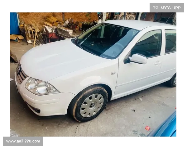 今日车闻:宝来两厢版真车图 玛莎拉蒂SUV并不贵 今日车闻:宝来两厢版真车图 玛莎拉蒂SUV并不贵