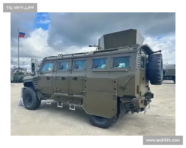 俄罗斯新款“布兰”装甲车,充满西方设计元素,备受各方赏识 俄罗斯新款“布兰”装甲车,充满西方设计元素,备受各方赏识