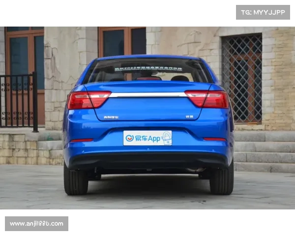 入门家轿比桑塔纳宽敞，低价位低油耗，带你看吉利远景